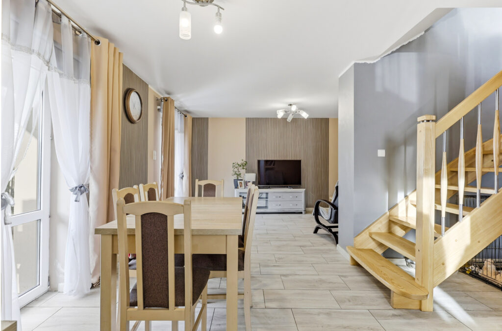 Living & Investing in Drążno Poland